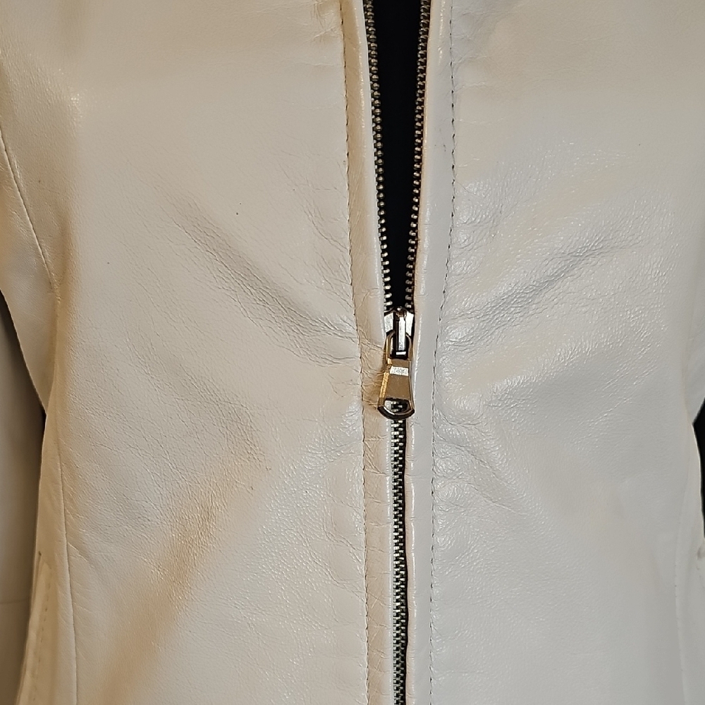 Women's White Italian Leather Jacket - Picture 12 of 17